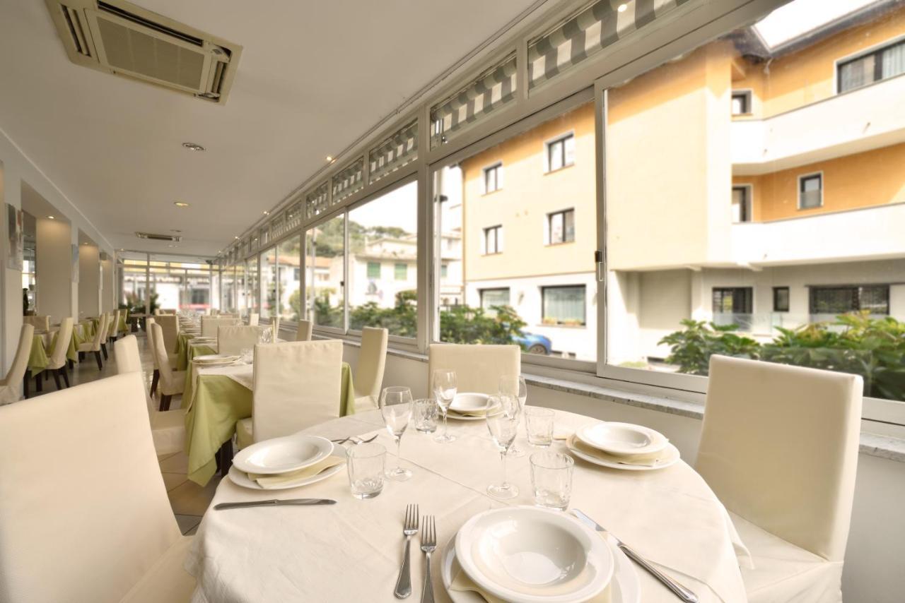 Hotel Ristorante La Marina Mhotelsgroup San Bartolomeo Al Mare Exterior foto