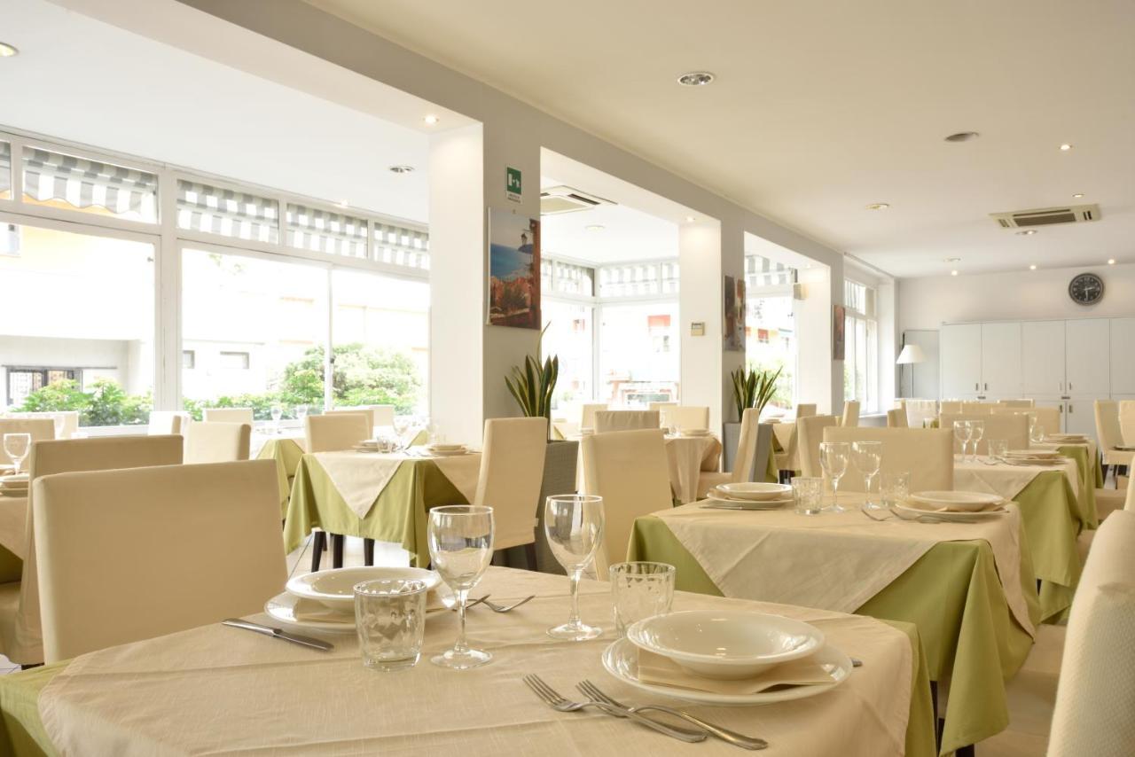Hotel Ristorante La Marina Mhotelsgroup San Bartolomeo Al Mare Exterior foto