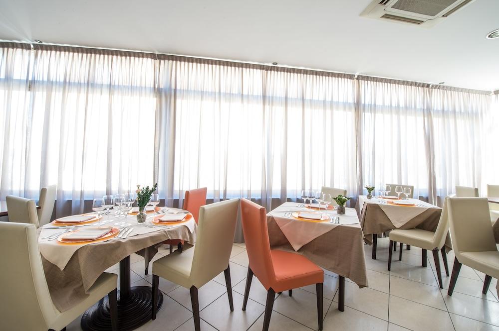 Hotel Ristorante La Marina Mhotelsgroup San Bartolomeo Al Mare Exterior foto
